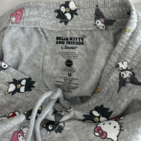 🔥Sold🔥Grey Hello kitty sweat shorts - Picture 4 of 8